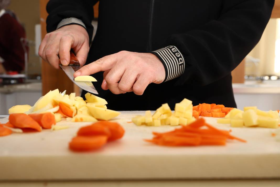 Konya’da 94 bin kişi ile yoğun mesai başladı 14